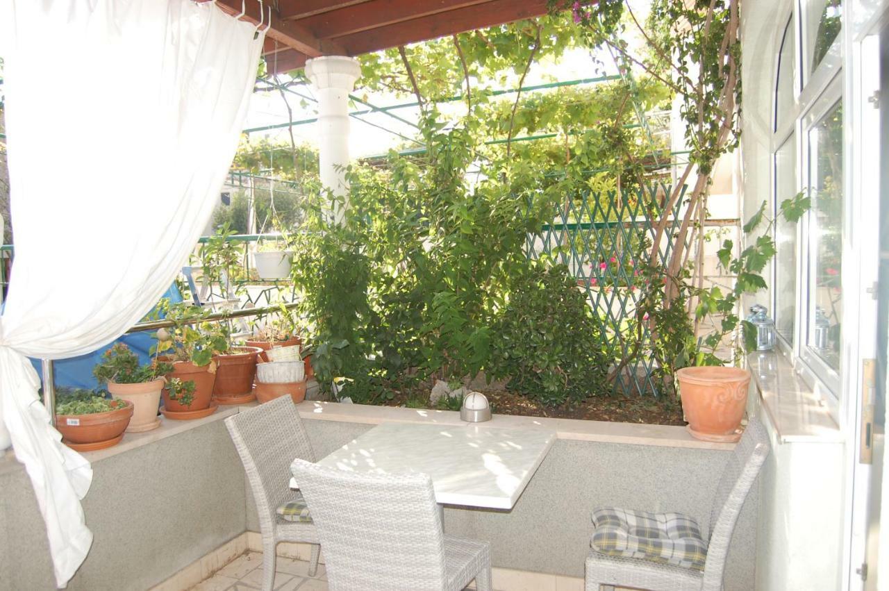 Studio For 2 Adults And 1 Child Makarská